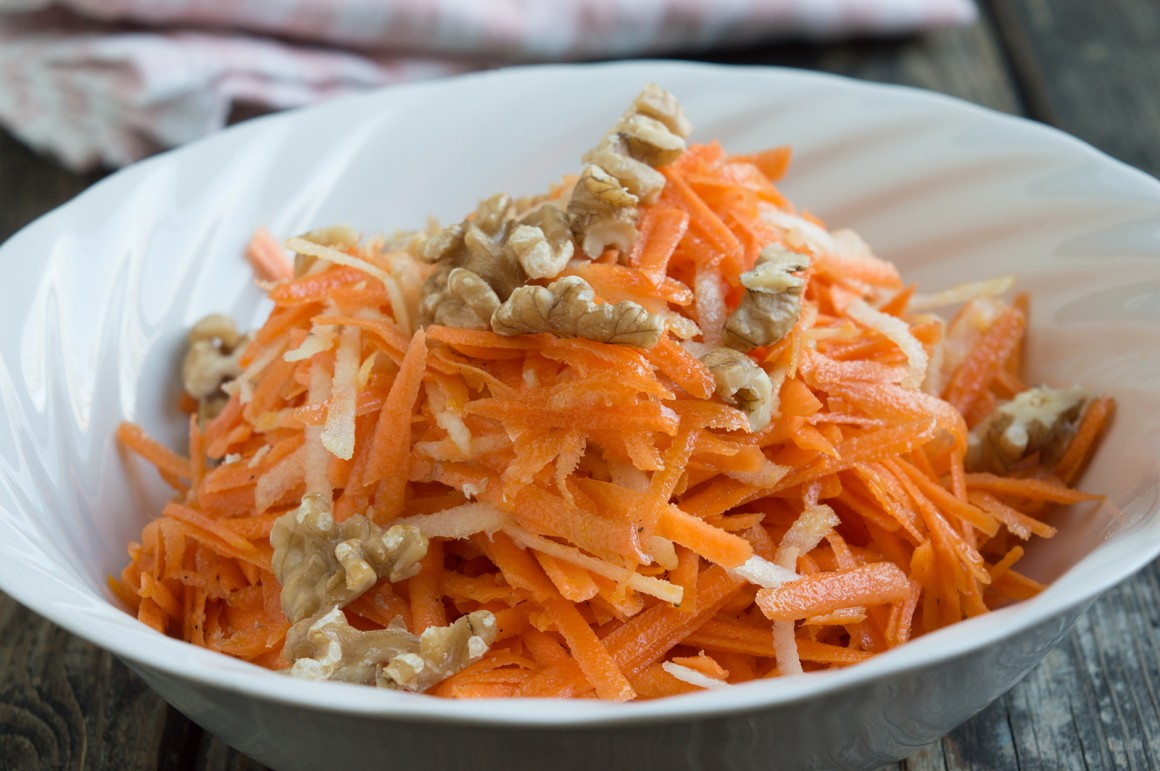 Dressing mit Walnuss und Apfel