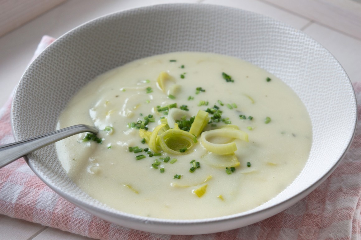 Einfache Lauchsuppe mit Mandelmus