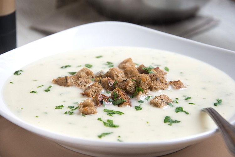 Westfälische Sauerrahmsuppe