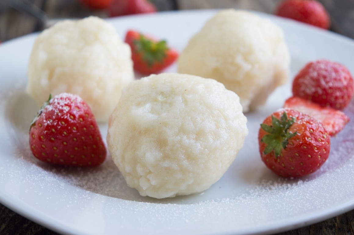 Vegane Erdbeer-Topfenknödel