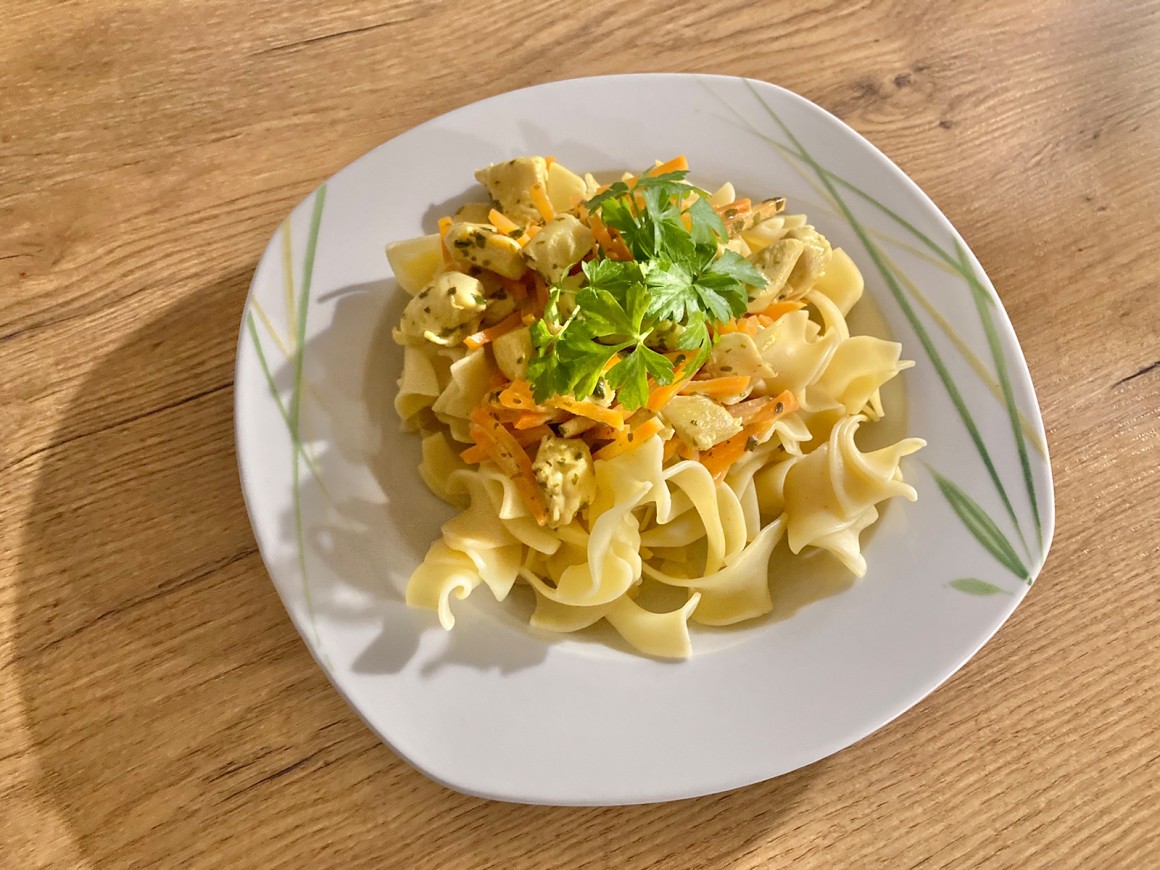 Nudelpfanne mit Möhren