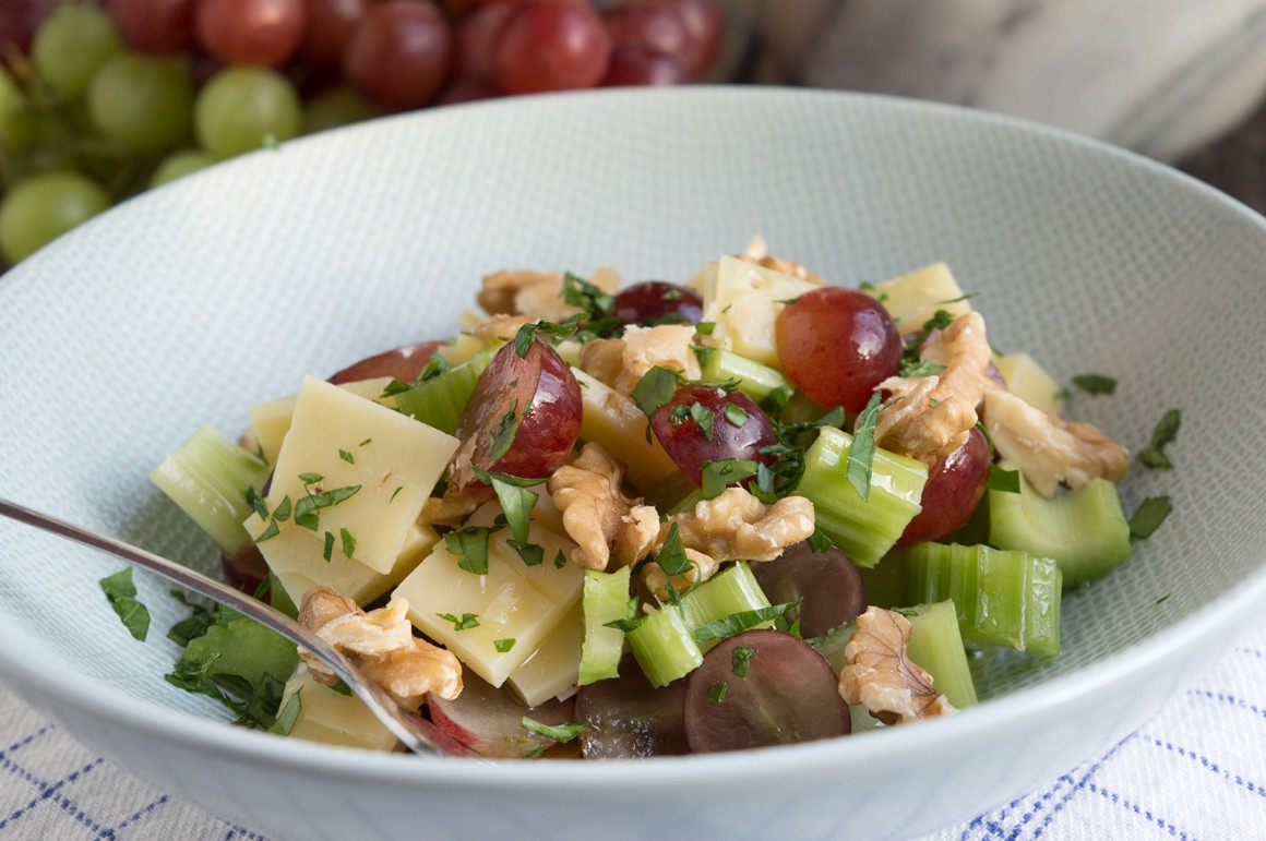 Staudensellerie-Salat mit Trauben - Rezept