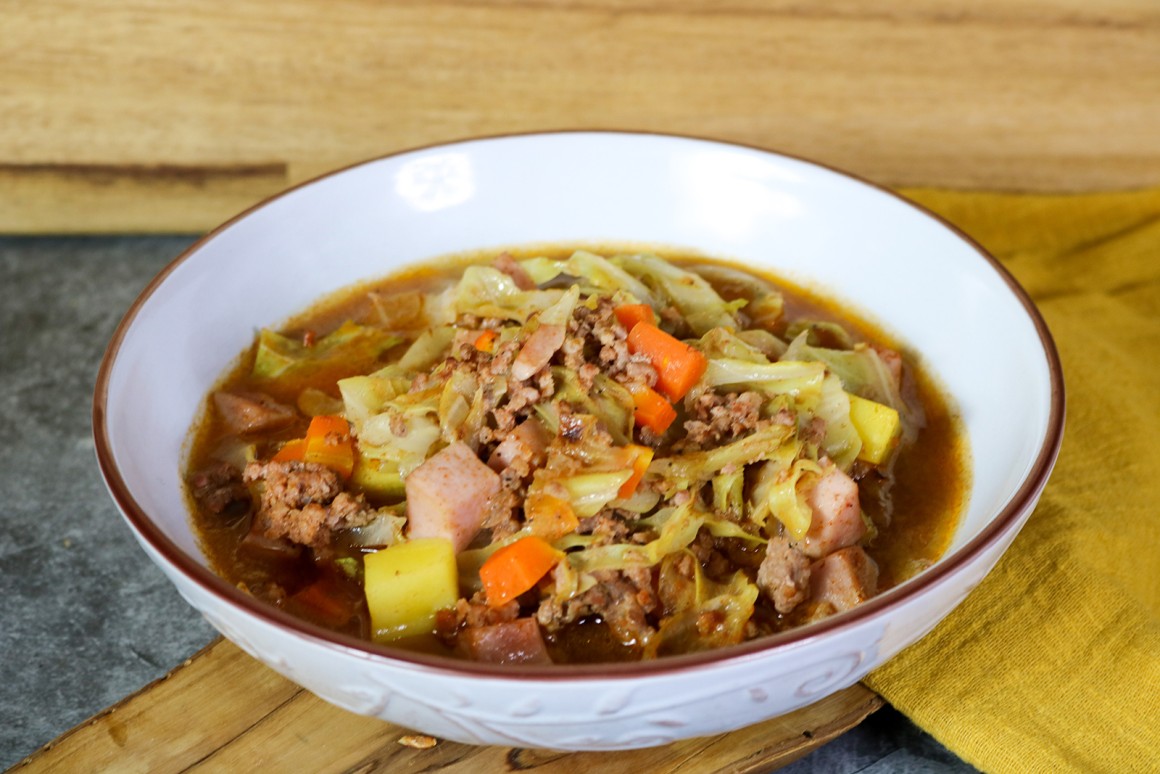 Kohlsuppe mit Hack