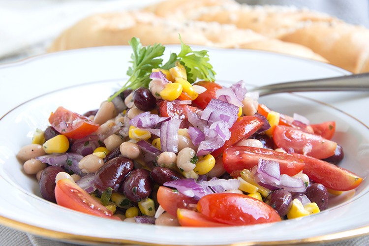 Bunter Bohnensalat