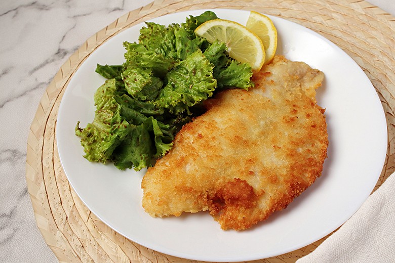 Senffisch mit Salat