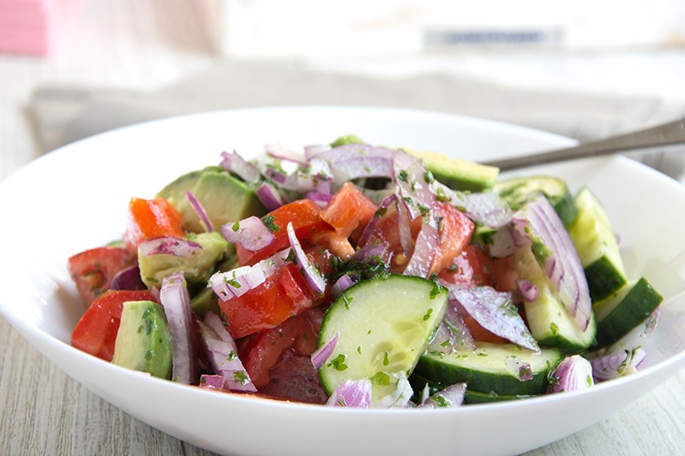 Gurken-Tomaten-Avocado-Salat