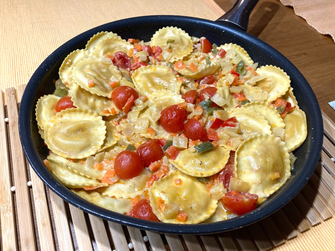 Pasta mit Tomaten und Paprika