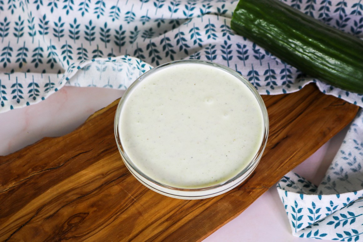 Veganes Tzatzikidressing mit Sojajoghurt