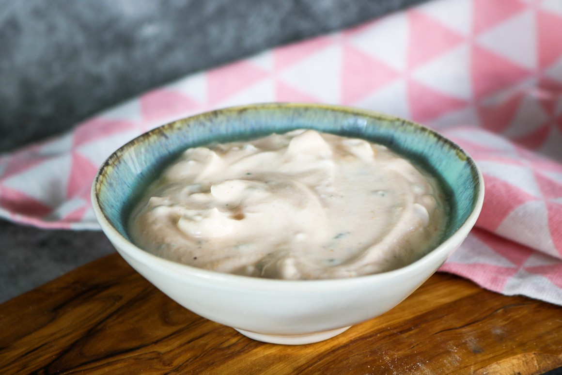 Scharfer Joghurt-Dip