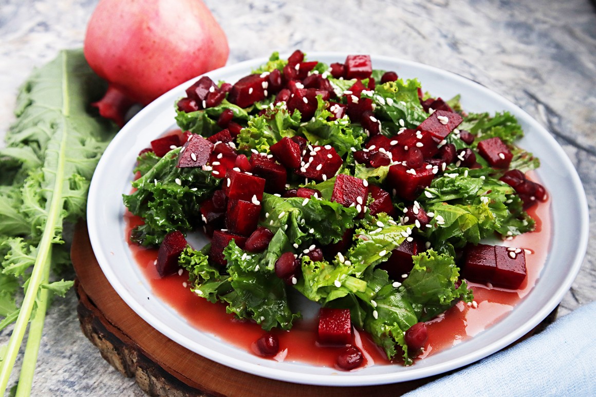 Grünkohlsalat mit Granatapfel
