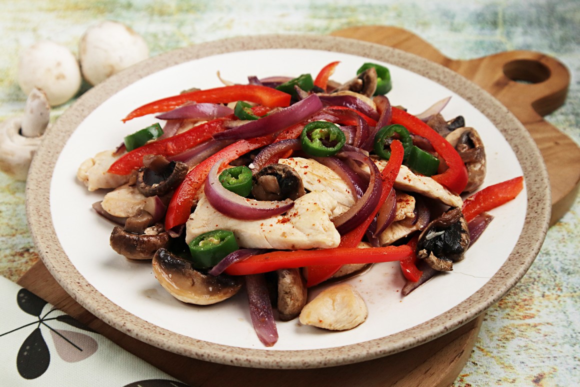Leichtes Hähnchenfilet mit Gemüse