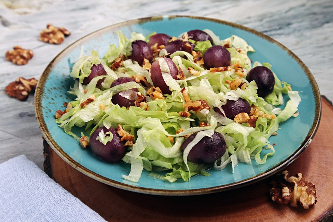 Weintraubensalat mit Nüssen - Rezept