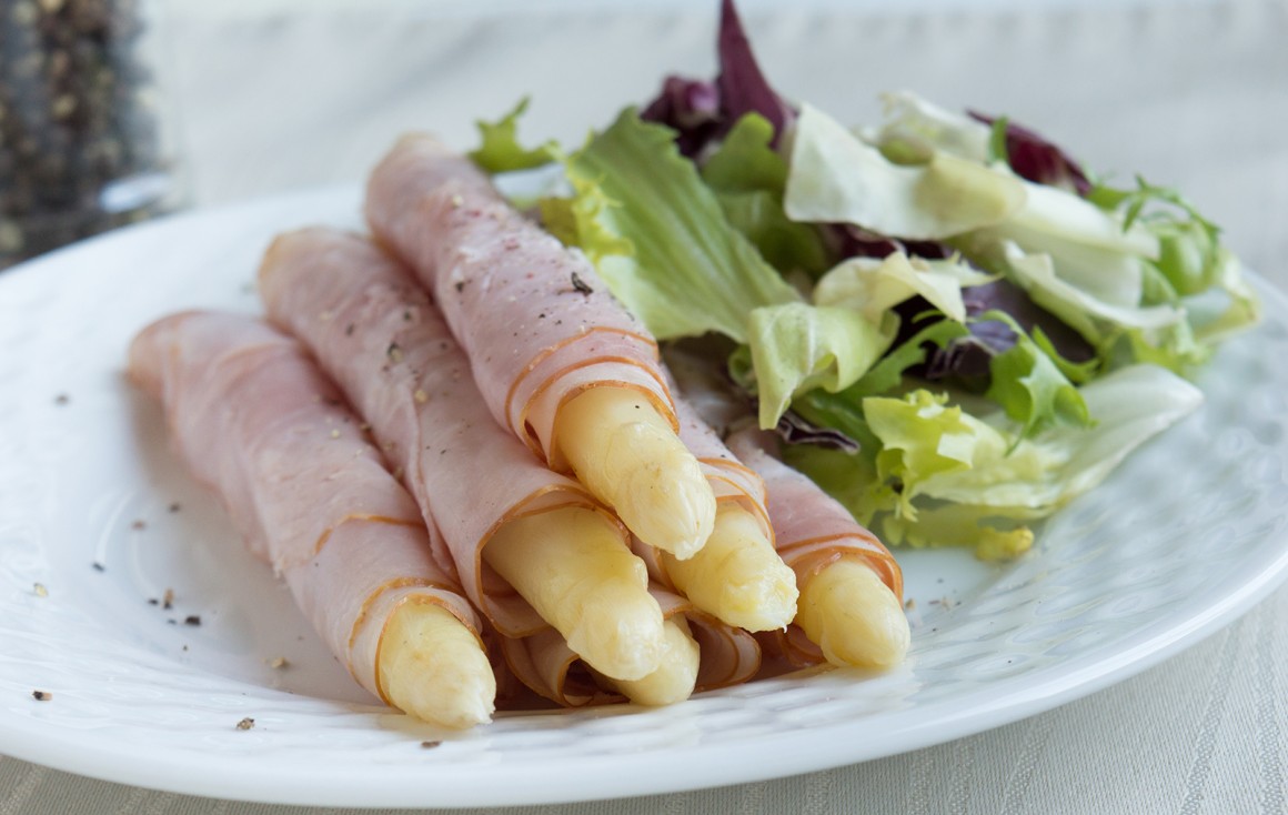 Schinkenröllchen mit Spargel - Rezept