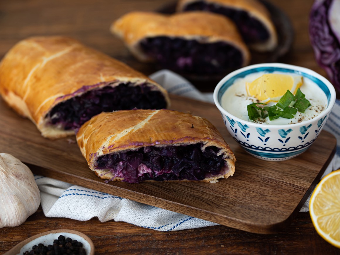 Blaukrautstrudel mit Feta