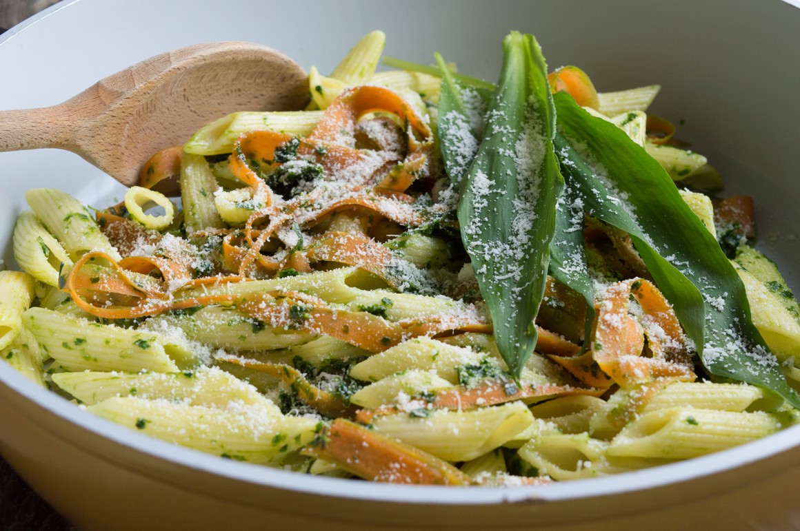 Möhrennudeln mit Bärlauch-Pesto