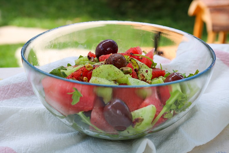 Pikanter Wassermelonen-Pistazien-Salat