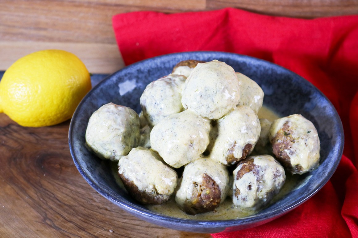 Fleischbällchen in Ei-Zitronen-Sauce - Rezept