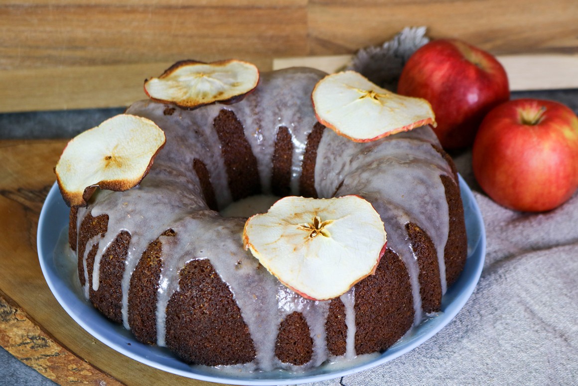 Nuss-Apfelmus-Kuchen