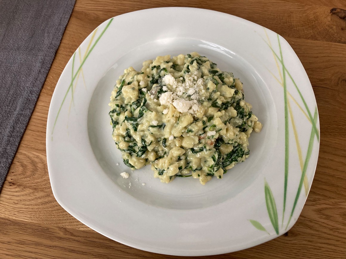 Spätzle mit Spinat und Gorgonzolasauce - Rezept