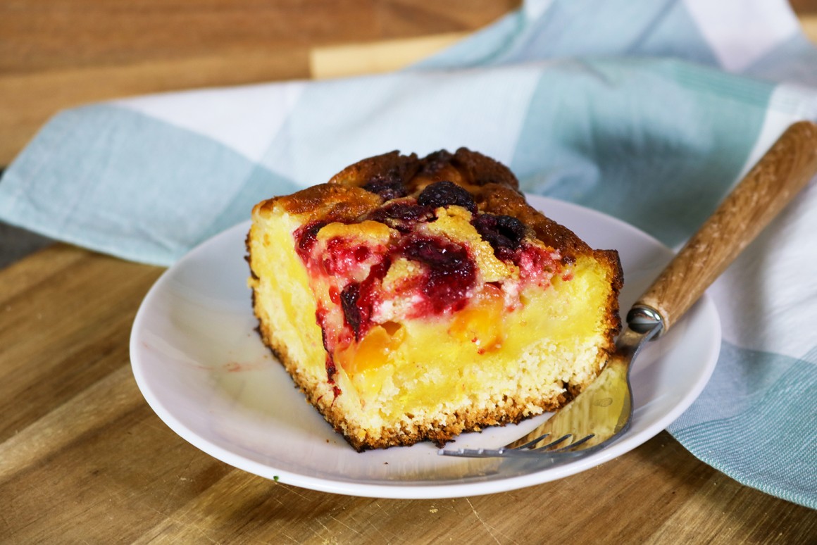 Quarkkuchen mit Früchten