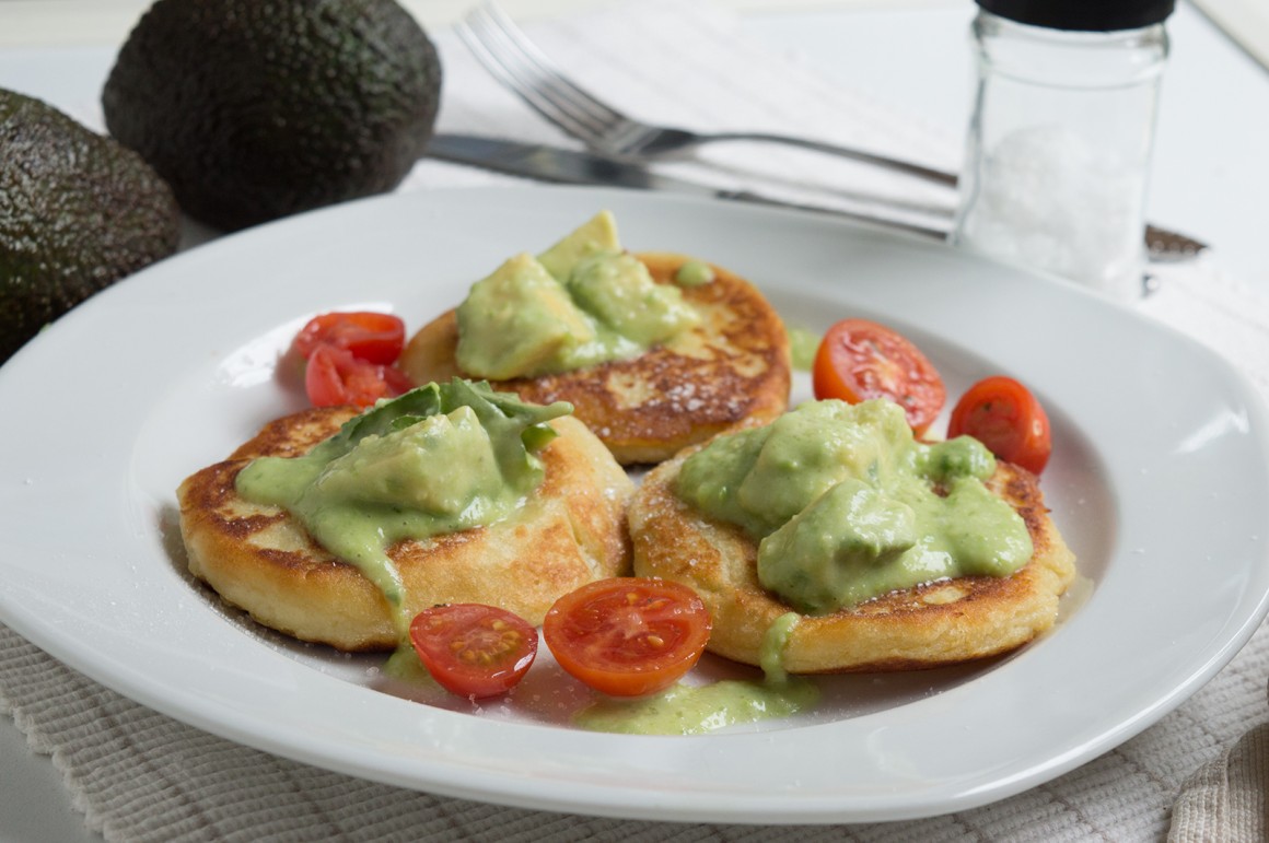 Kartoffelpfannkuchen mit Avocado-Frischkäse-Dip