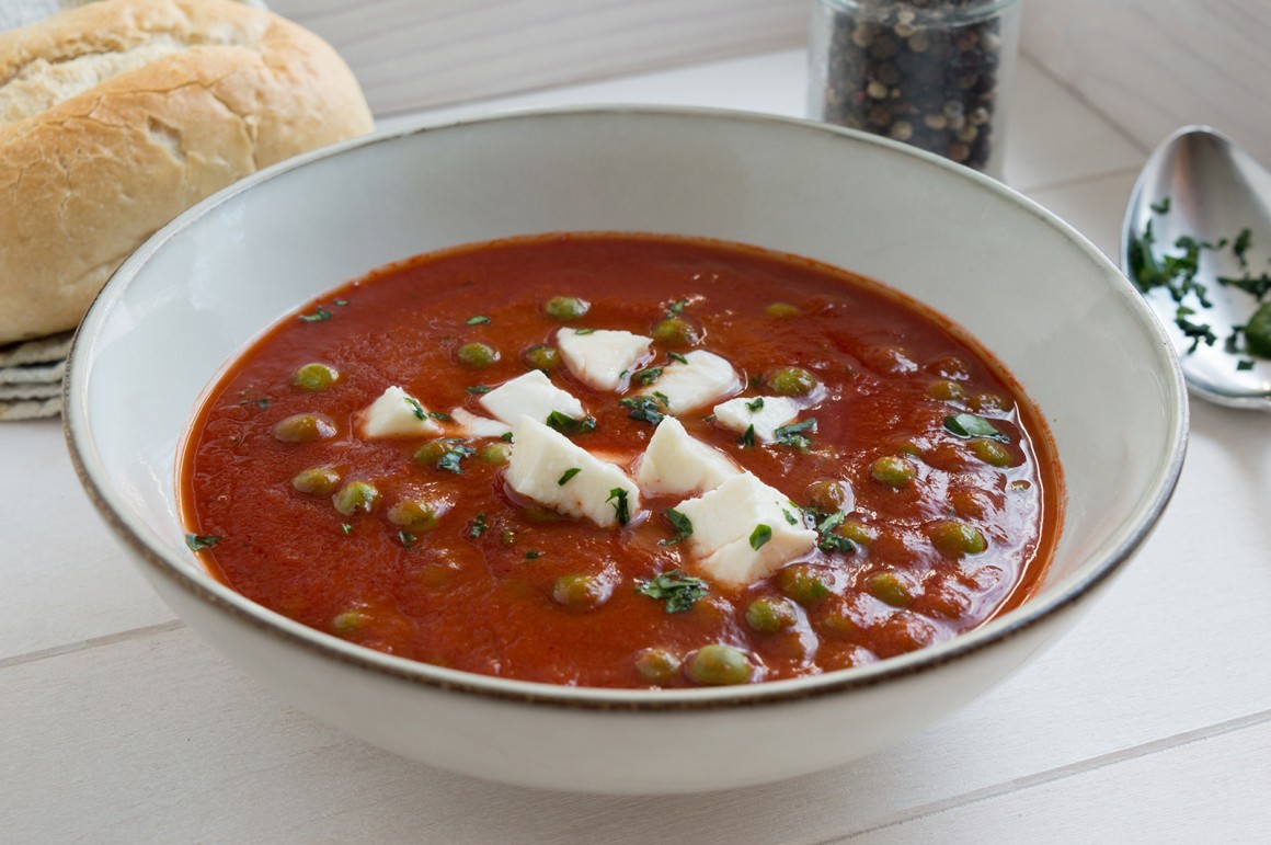 Tomateneintopf mit Erbsen