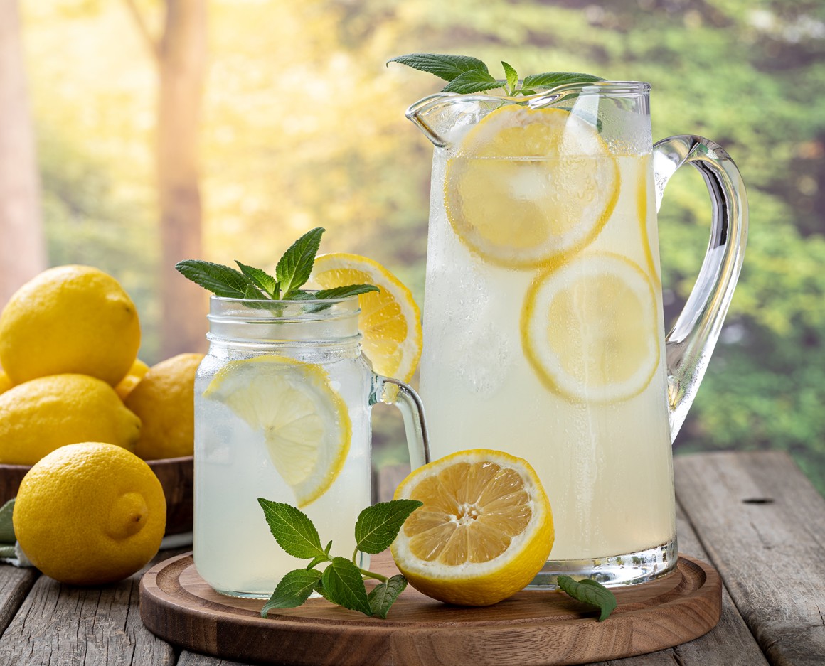 Selbstgemachte Zitronenlimonade