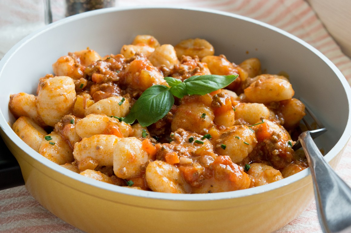 Gnocchipfanne mit Bolognesesauce - Rezept