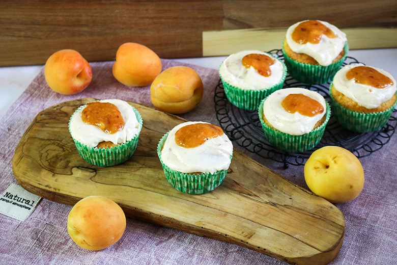 Quarkmuffins mit Aprikosentopping