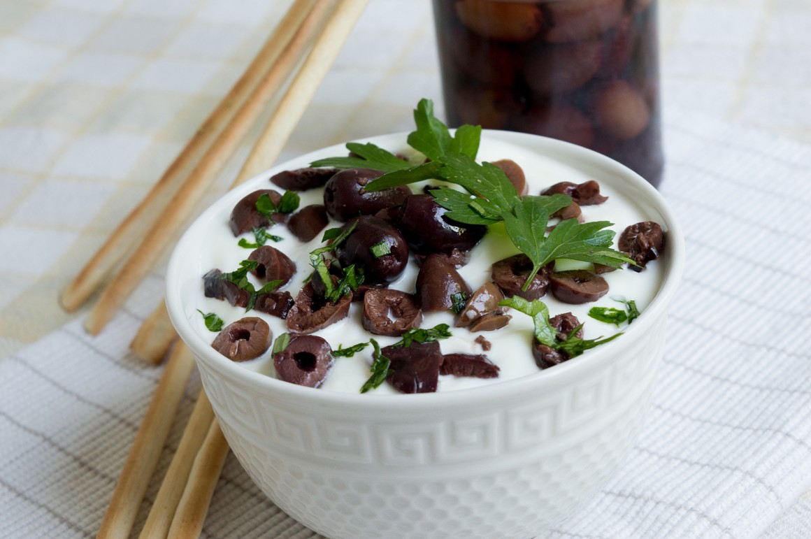 Oliven-Knoblauch-Dip