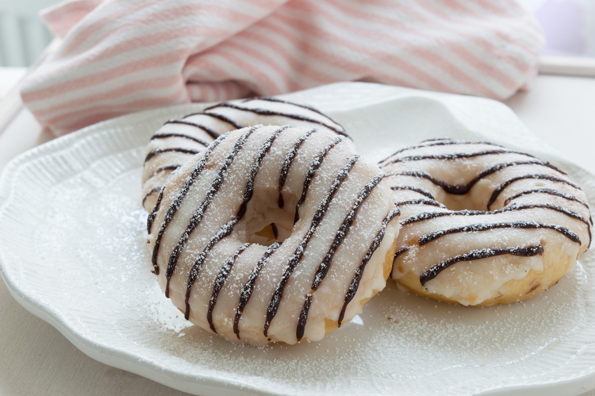 Donuts mit Zuckerglasur - Rezept