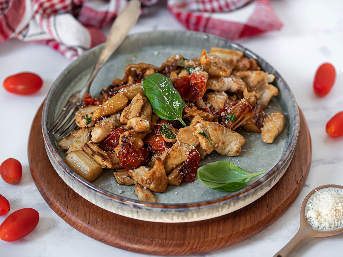 Hähnchenfilet mit Spargelgemüse - Rezept