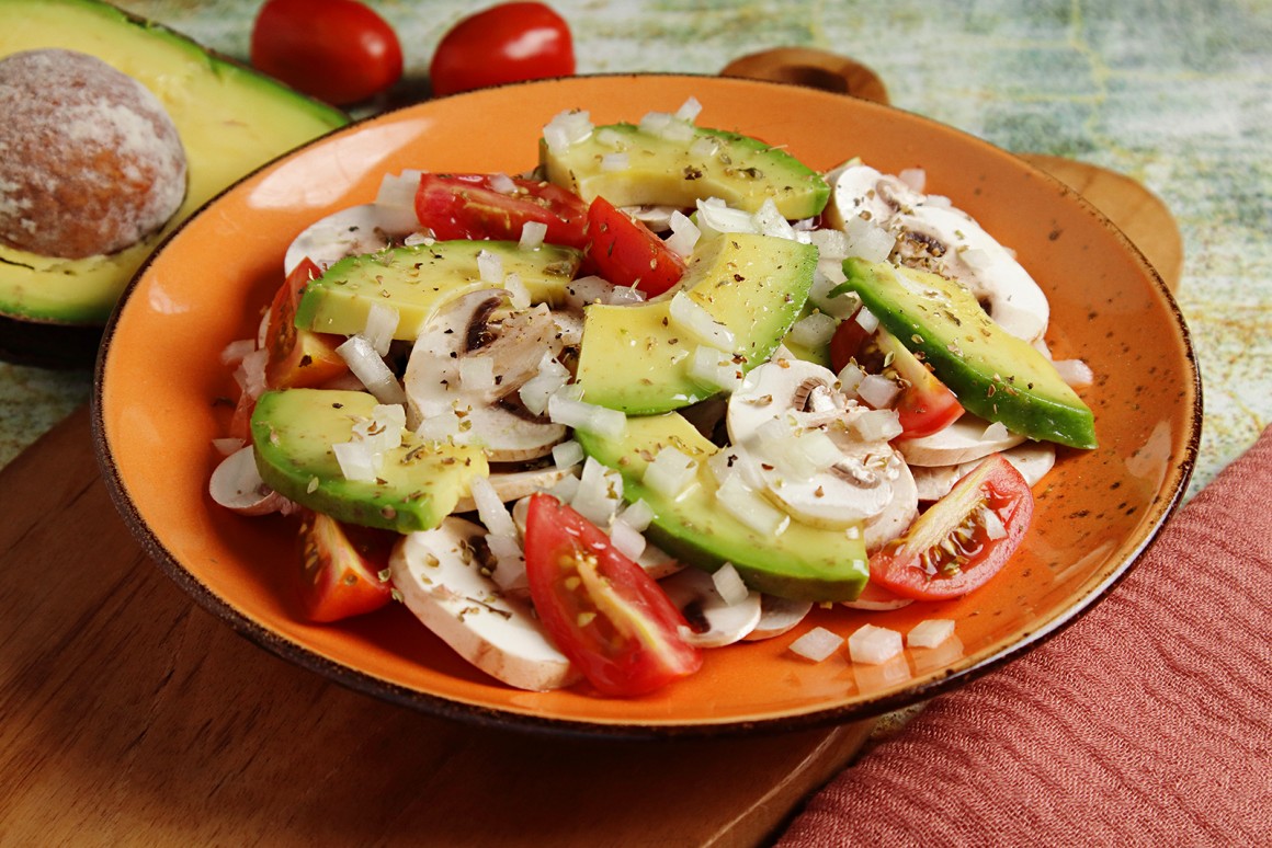 Avocadosalat mit Champignons - Rezept