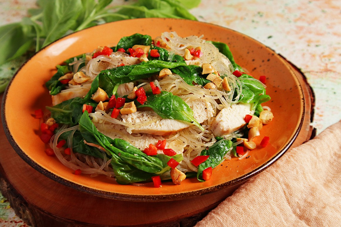 Glasnudelsalat mit Hähnchen