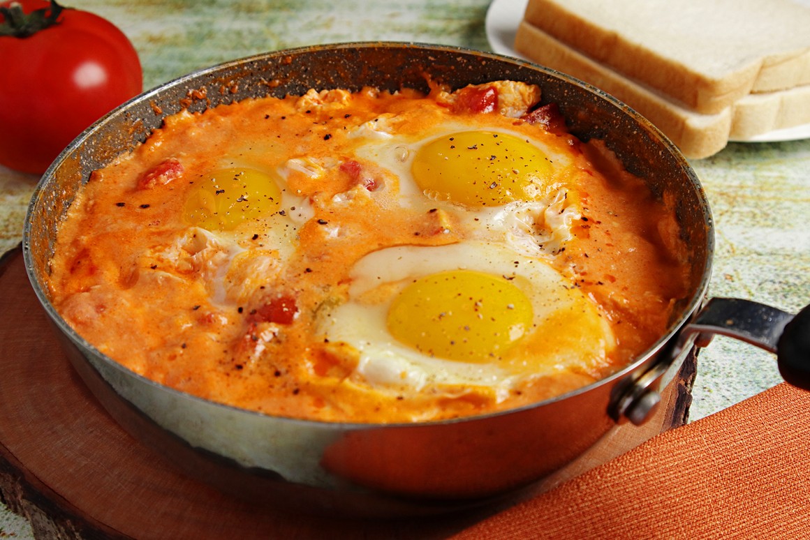 Eier in Tomatensugo