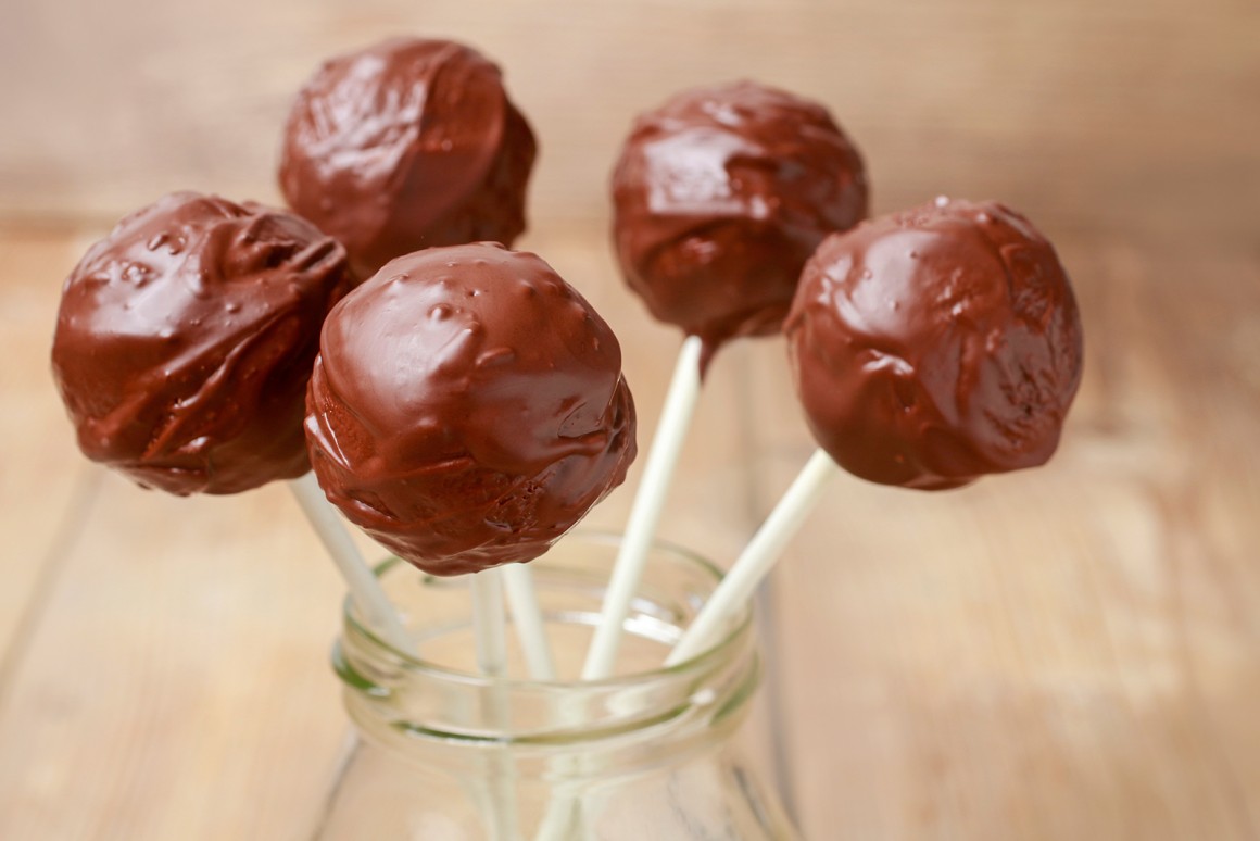 No Bake Cake Pops