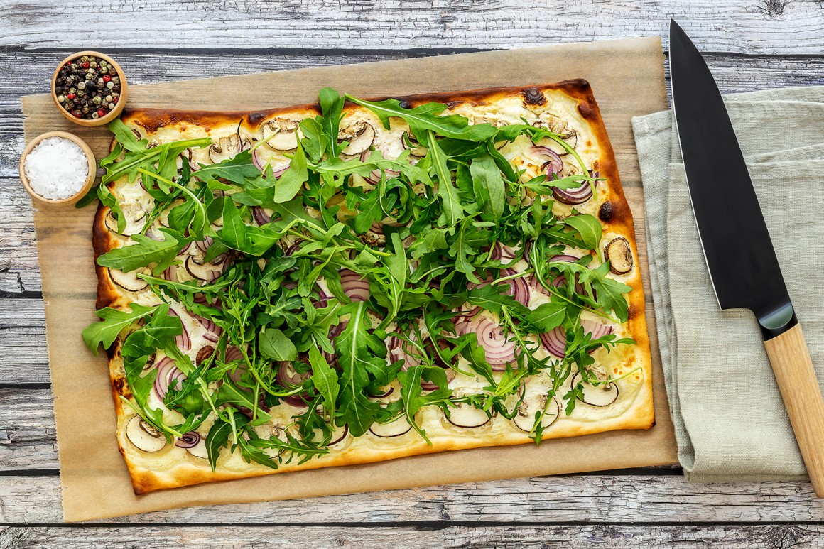 Veganer Flammkuchen mit Champignons