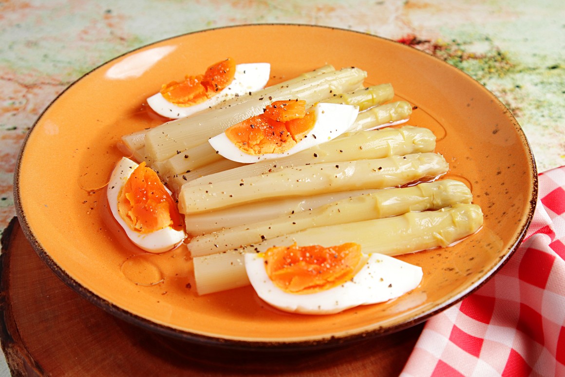Stangenspargel-Teller