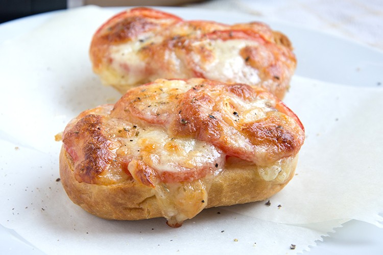 Tomaten-Mozzarella Baguette