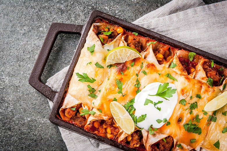 Enchiladas mit Hackfleisch- und Bohnenfüllung