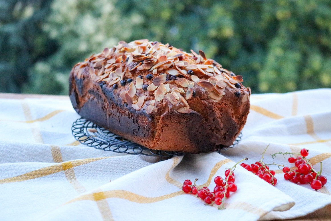 Rührkuchen mit Johannisbeeren