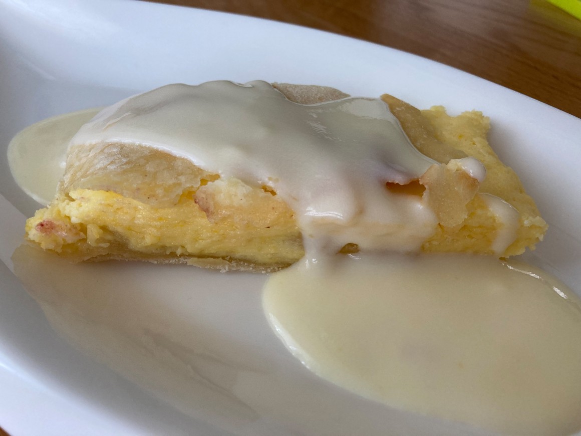 Quarkstrudel mit Vanillesauce