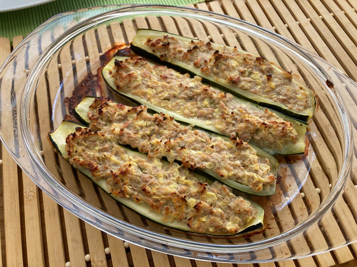 Gefüllte Zucchini mit Thunfisch - rezept