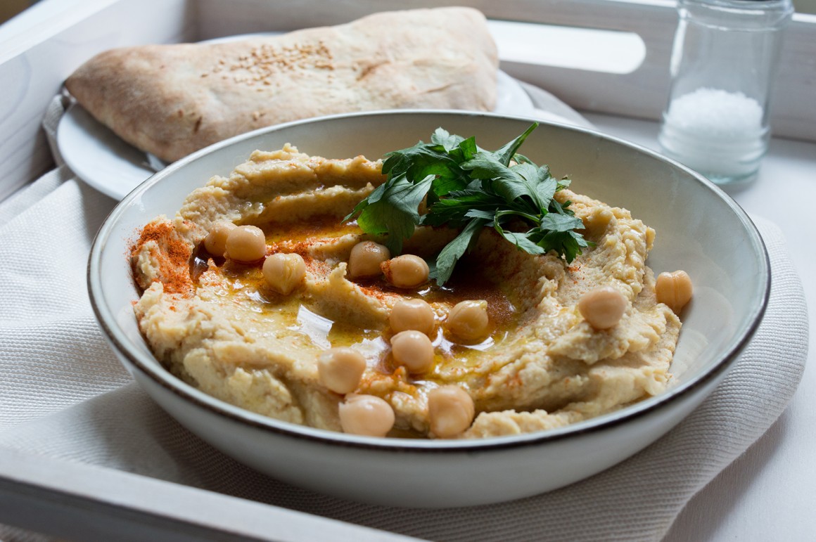 Sommerlicher Hummus mit Limette