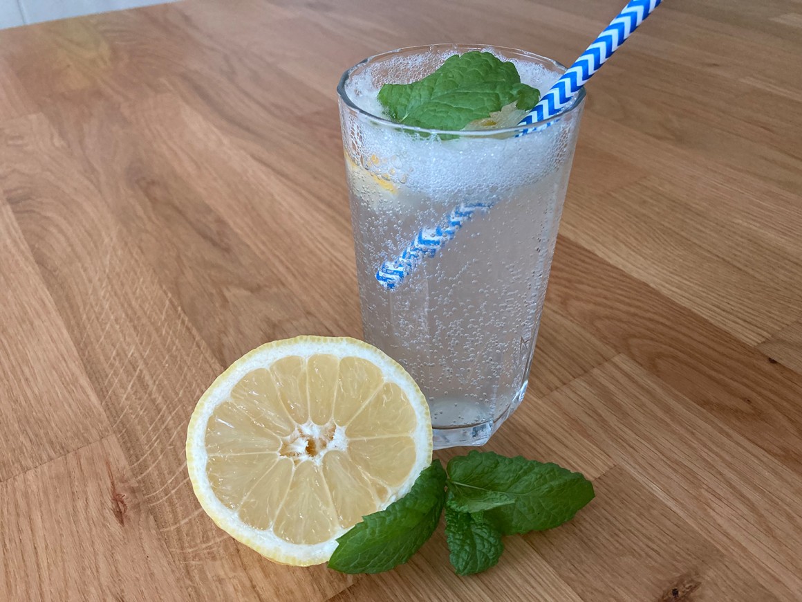 Zuckerfreie Zitronenlimonade