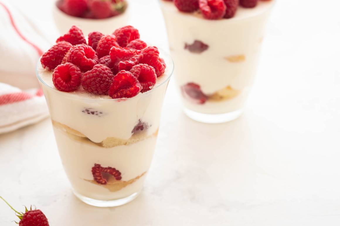 Frischkäse-Dessert mit Himbeeren