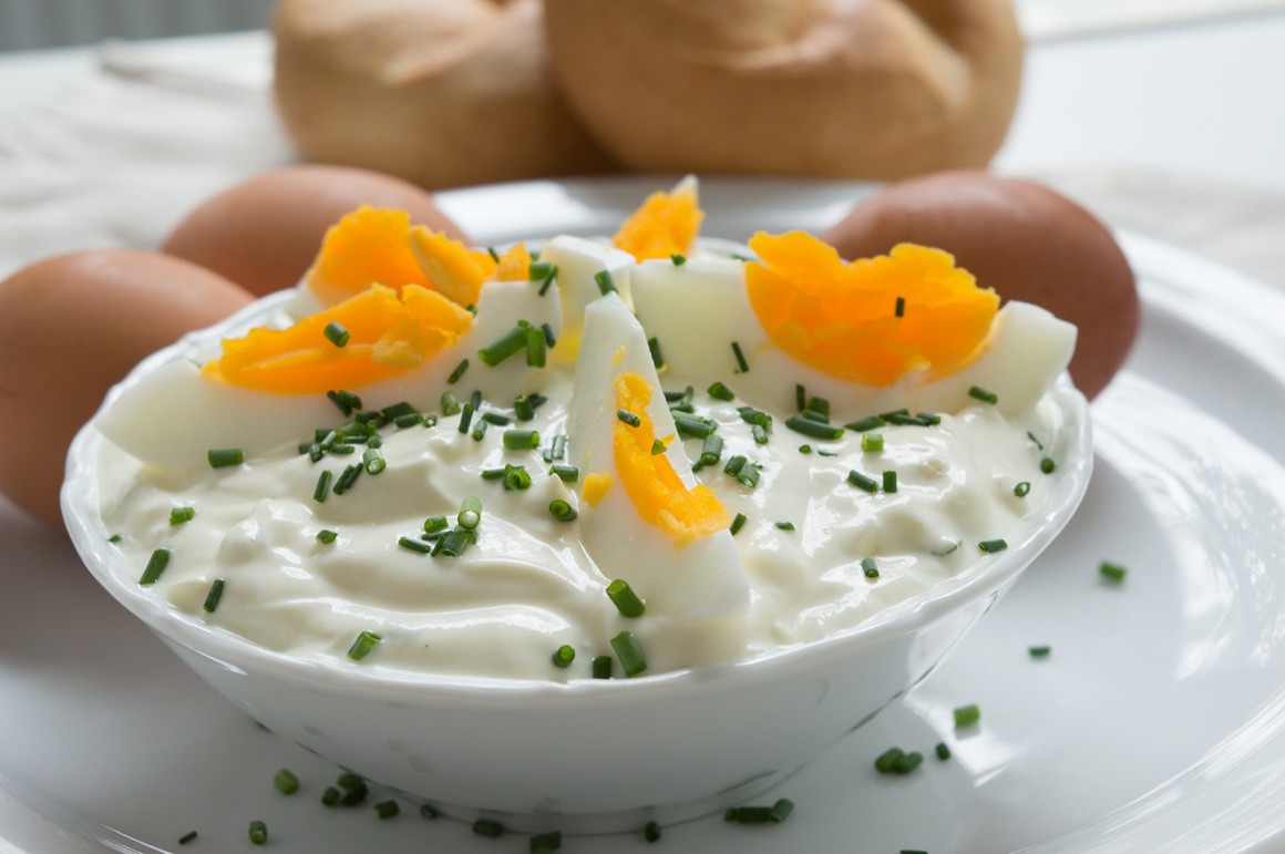 Knoblauch-Eier-Sauce