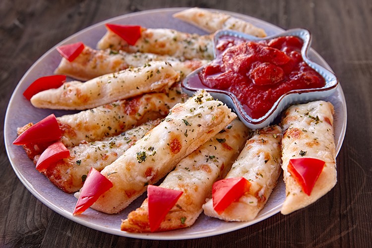 Halloween-Finger-Pizzasticks