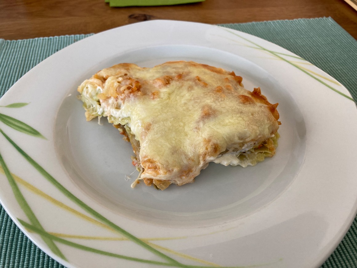 Tortelliniauflauf mit Käse und Zwiebeln