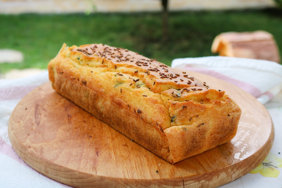 Brennnesselkuchen mit Schafskäse